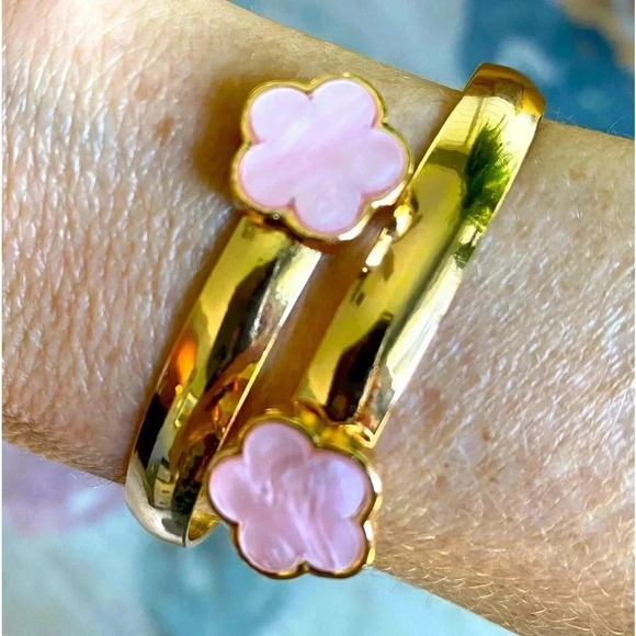 Lucky Clover Pink Gold Tone Adjustable Cuff Bracelet New - Picture 1 of 3